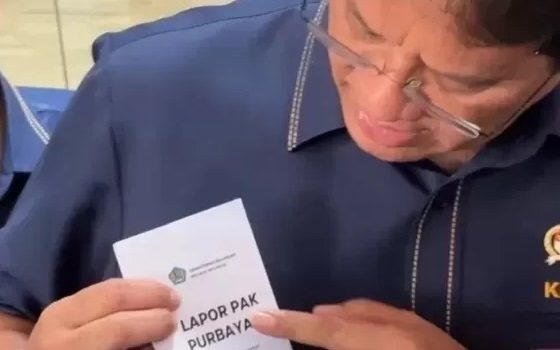 Menteri Keuangan Purbaya Yudhi Sadewa meluncurkan saluran aduan untuk pajak dan bea cukai. Namanya Lapor Pak Purbaya.