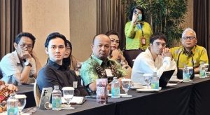 Clay Atmodjo adalah seorang anak hasil perkawinan campuran antara WNI dan WNA.