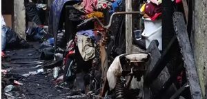 Korban kebakaran palmerah mendapat layanan dokumen kependudukan dan pencatatan sipil dari Dinas Dukcapil.