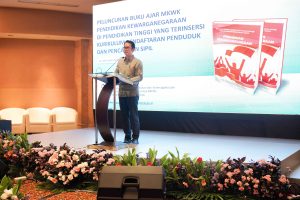 Bappenas, Kemendikbudristek, dan Kementerian Dalam Negeri berkolaborasi. Setahun lalu telah meluncurkan Buku Ajar MKWK Kewarganegaraan terinsersi Kependudukan dan Pencatatan Sipil.