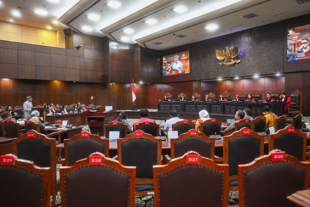 Mahkamah Konstitusi telah menolak permohonan warga negara untuk menghapus kolom agama di KTP