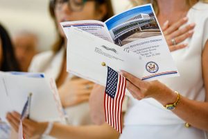 Akibat kebijakan kontroversial Donald Trump di bidang keimigrasian, ribuan imigran tersandung di detik akhir naturalisasi.