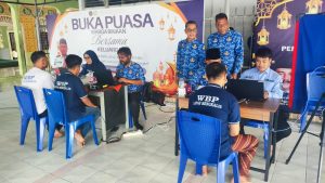 Jebol Master Dukcapil Bengkalis adalah program jemput bola secara massif dan sistematis. Kali ini dilakukan untuk warga binaan di Lapas Kelas II A Bengkalis.