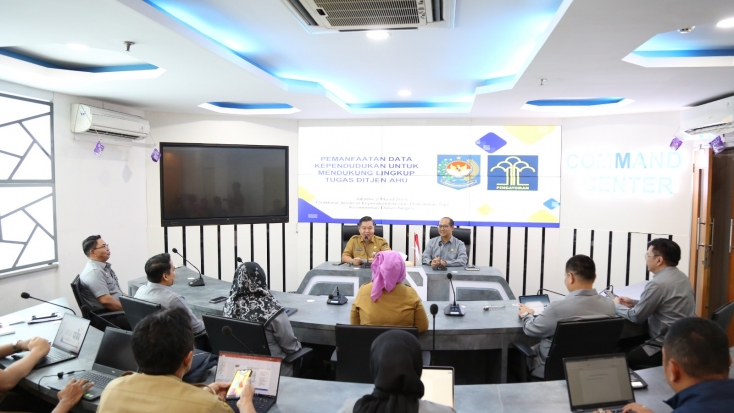 Suasana pertemuan kolaborasi Ditjen AHU dan Ditjen DUkcapil. Sinergi AHU dan Dukcapil adalah kunci peningkatan layanan publik.