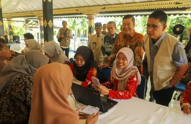 Aktivasi IKD Sleman atau Identitas Kependudukan Digital Kabupaten Sleman mencapai 19,45 persen. Capaian diapresiasi Dirjen Dukcapil Kemendagri Teguh Setyabudi.