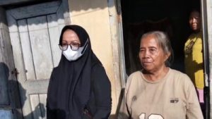 Gustini Veronica seorang Lurah di Bengkulu terseret kasus manipulasi KK milik Nenek Tukiyem. Akibatnya Tukiyem terblokir sebagai penerima bansos.