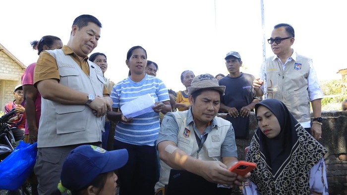 Tim Dukcapil Telah Cetak Ulang 3.055 Dokumen Kependudukan untuk Korban Gempa NTT.