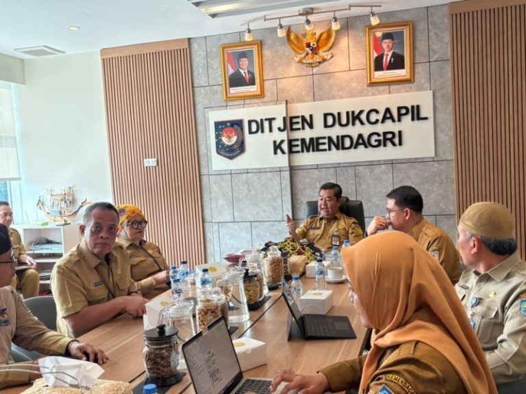 Bahas RUU Adminduk, Dukcapil Siapkan Larangan Fotokopi KTP.